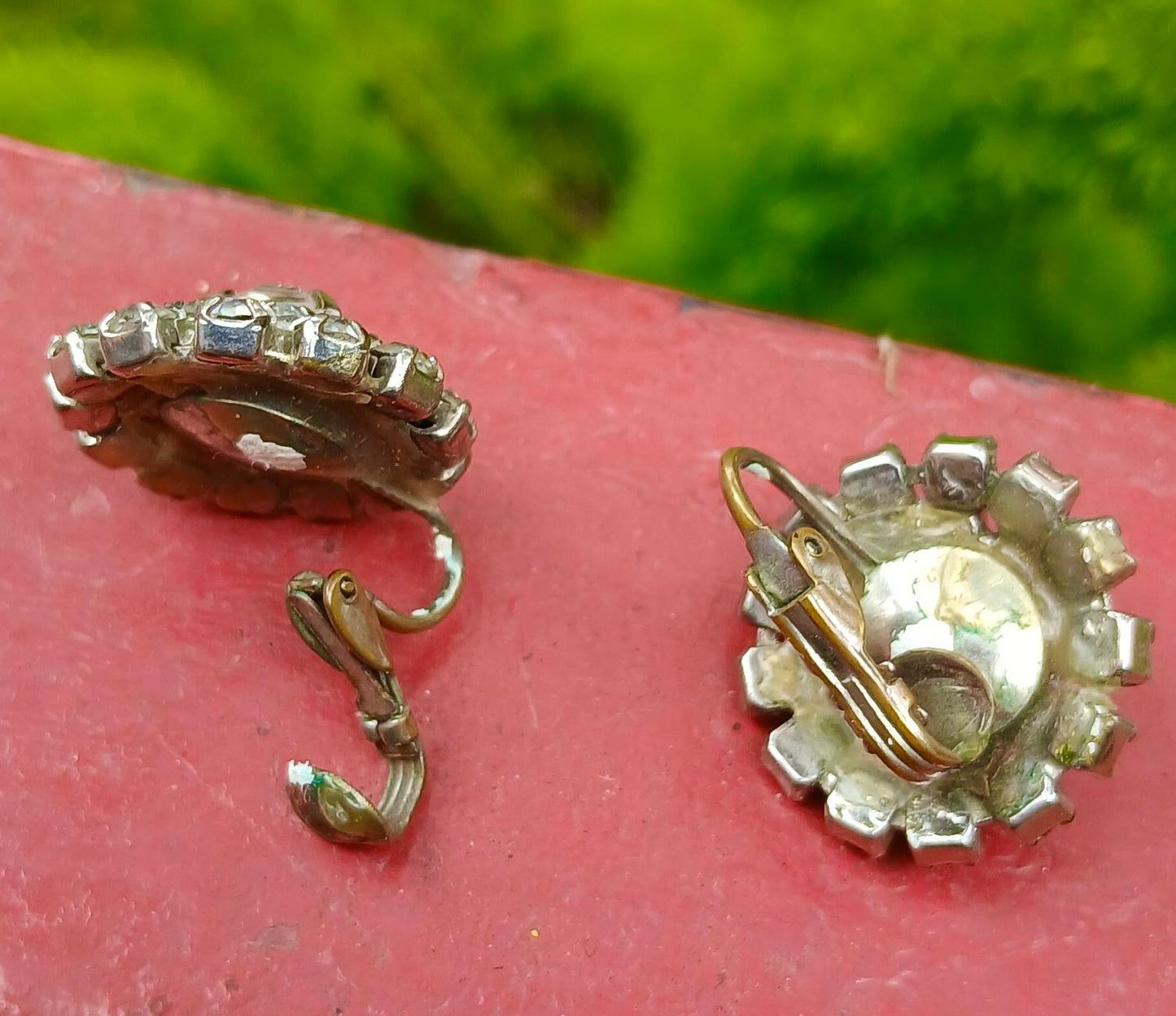 One Pair of Vintage 1940-50's Round Rhinestone Starburst Earrings