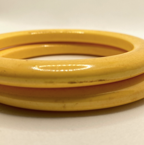 Two 1940's vintage bakelite bangles