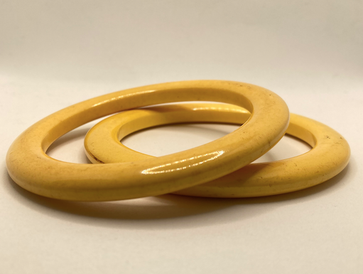 Two 1940's vintage bakelite bangles