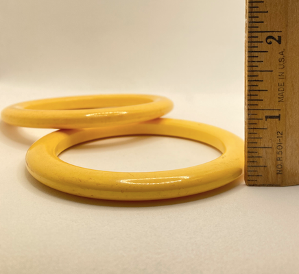 Two 1940's vintage bakelite bangles