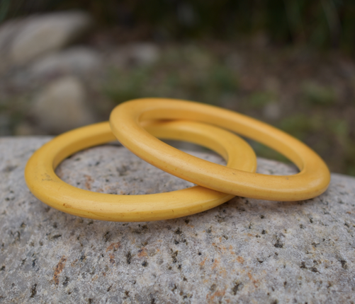 Two 1940's vintage bakelite bangles