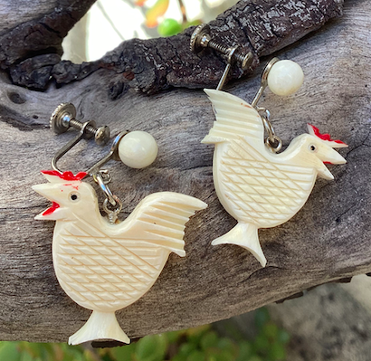 One pair of vintage chicken or rooster dangle earrings